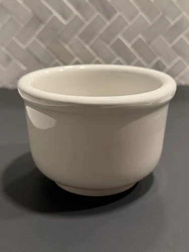 McCoy Ltd White Ceramic Footed Chili Or Soup Bowl With Rim