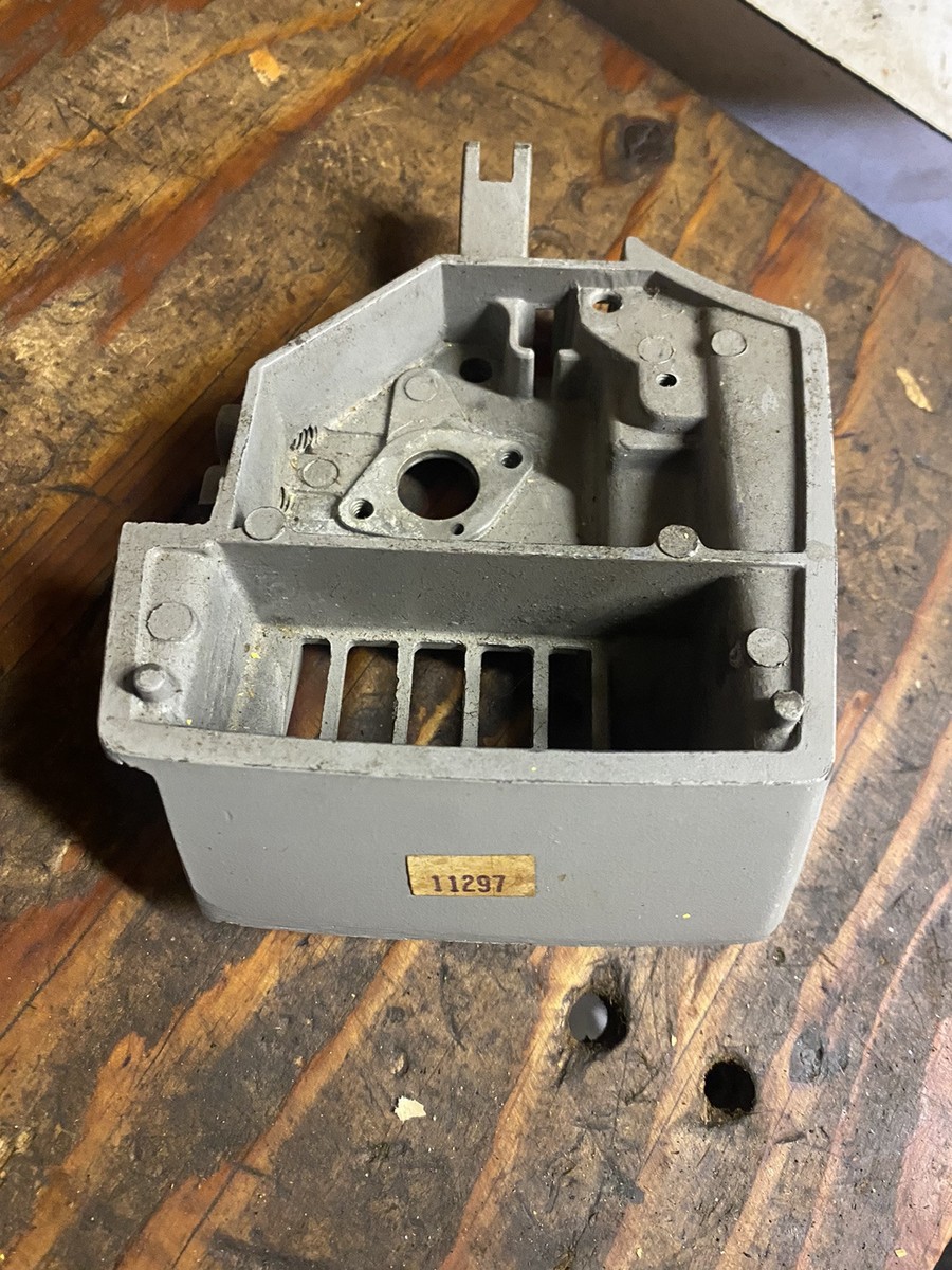 OEM NOS Poulan S25 Super 250A Micro XXV Chainsaw Carburetor Box P