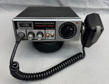 Vintage General Electric CB Transceiver; Model No. 3-5811B; 23 Channel; Untested