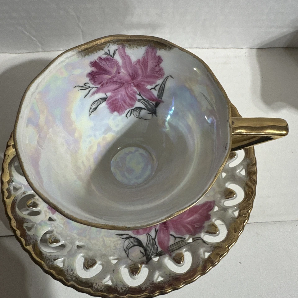 Taza de té y platillo Royal Sealy China brillo iridiscente flores rosas borde dorado Foto 3 de 4