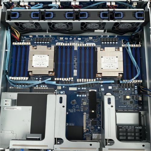 Gigabyte R282-Z93 Server 12X3.5" 4T M.2 2X EPYC 7702 64C 9364-8i - Picture 6 of 6