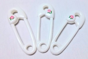 Amazon Com Plastic Headed Diaper Pins 100 Pack Pink Baby