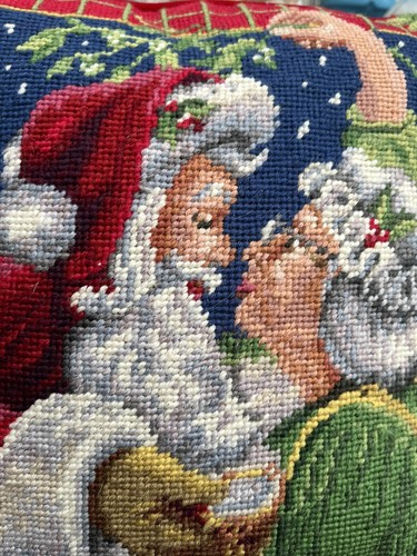 Christmas Mistletoe Needlework Embroidery Pillow Santa Mrs Claus Square Vtg 80s - Picture 2 of 3