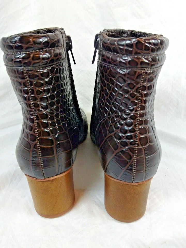 Botas Bernardo, mujer 7.5, cuero marrón oscuro, hasta el tobillo. DS07 Foto 3 de 4