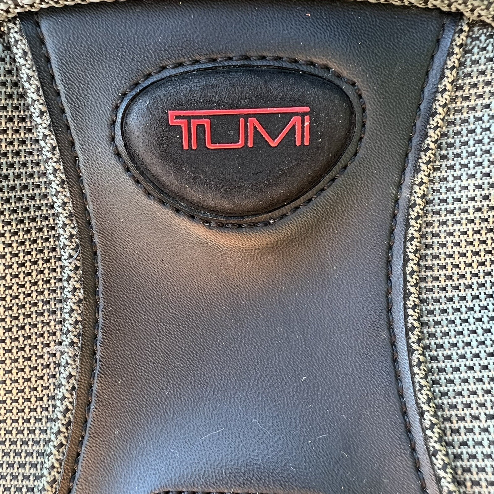 Tumi T2 Ballistic Nylon Olive Green Black Camera Shoulder Travel Bag Carry On