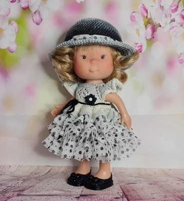 Outfit For Dolls Mia 12 and Pippa Nines d'Onil  doll and shoes are not included.