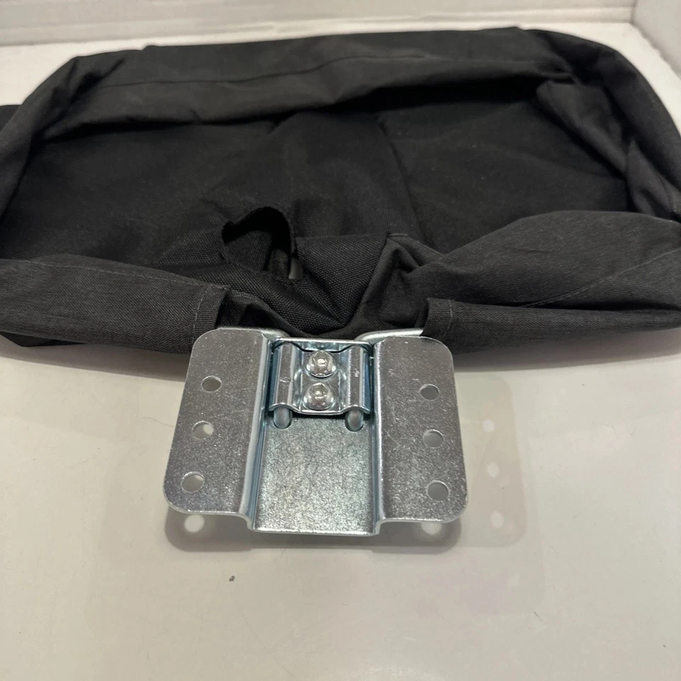 RADIO FLYER TRICICLO CESTA ALMACENAMIENTO TRASERO ACCESORIO - NEGRO Foto 3 de 4