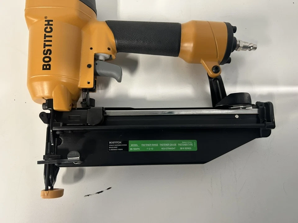 CLAVADORAS Y GRAPADORAS BOSTITCH SB-1 (P18024330) Foto 4 de 4