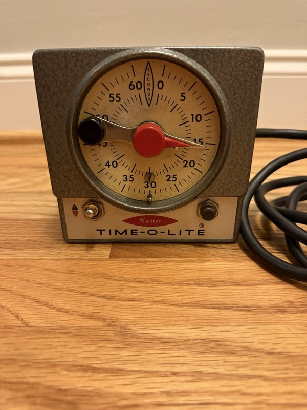 Vintage Timer Corporation TIME-O-LITE Darkroom Model M-59 TESTED WORKING