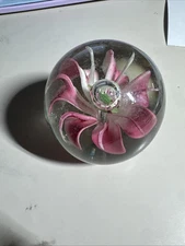 Dynasty Gallery Heirloom Glass Paperweight Pink Flower Controlled Bubble Sticker