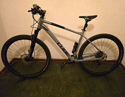 Cube Mountainbike Hardtail grau/schwarz Federgabel vorne Scheibenbremsen