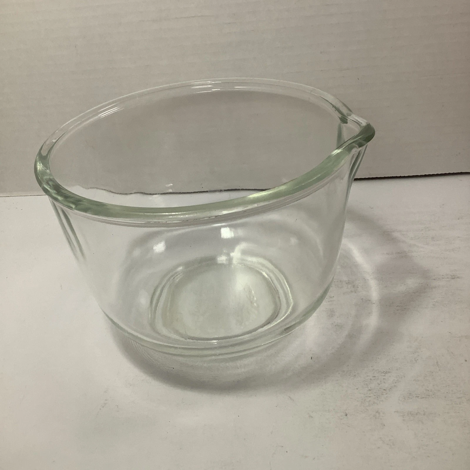 VTG Sunbeam Fire King Mix Master Small Clear Glass Mixing Bowl 6.5” Pour spout