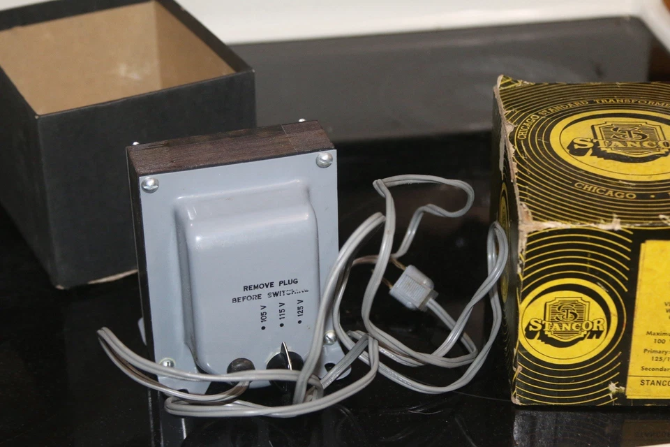 EN CAJA TRANSFORMADOR DE AISLAMIENTO STANCOR P-6160 (INTERRUPTOR 3 VÍAS 110/115/125V-Excelente Foto 2 de 4