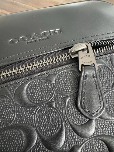 Tracolla Coach 350€ nuova. Pelle nera