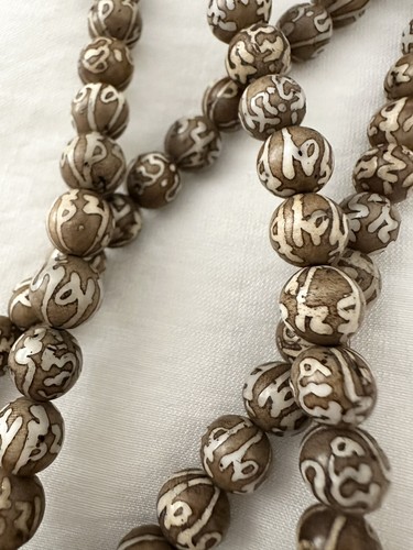 2xTibet Om Mani Mantra Necklaces:1xCarve Buddhist Beads/1xRound Om Pendant - Bild 11 von 21
