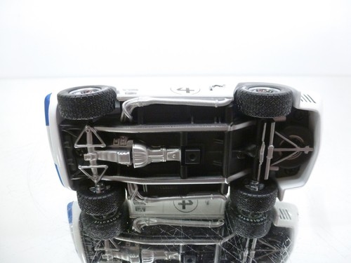 UNIVERSAL HOBBIES CHEVROLET CORVETTE C2 GS 1963 #4 -WHITE 1:43- GOOD - 244 - Imagen 5 de 6