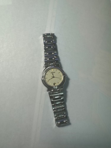 Gucci 9040L 26mm Stainless Steel Case, Stainless Steel Band, Wristwatch for... - Picture 1 of 2