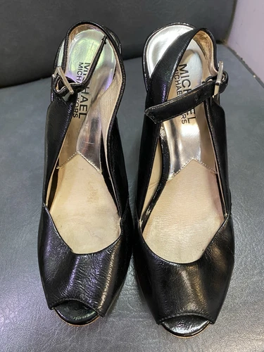 Pompa Michael Kors punta aperta con fibbie molto cool taglia 6M