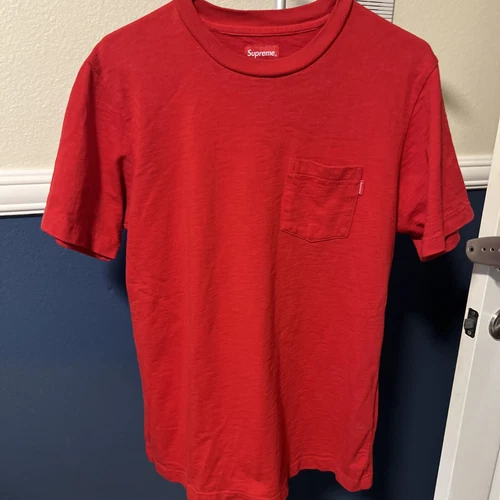 T shirt Supreme rouge poche moyen