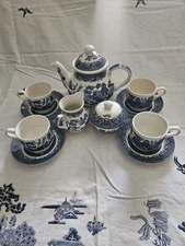 CHURCHILL BLUE WILLOW ENGLAND TEA SET *PRISTINE* OLDER BLUE LION CIRCLE STAMP*
