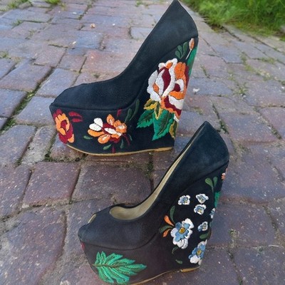 Pier Lucci Embroidered Asian Inspired Peep Toe Platform EUC