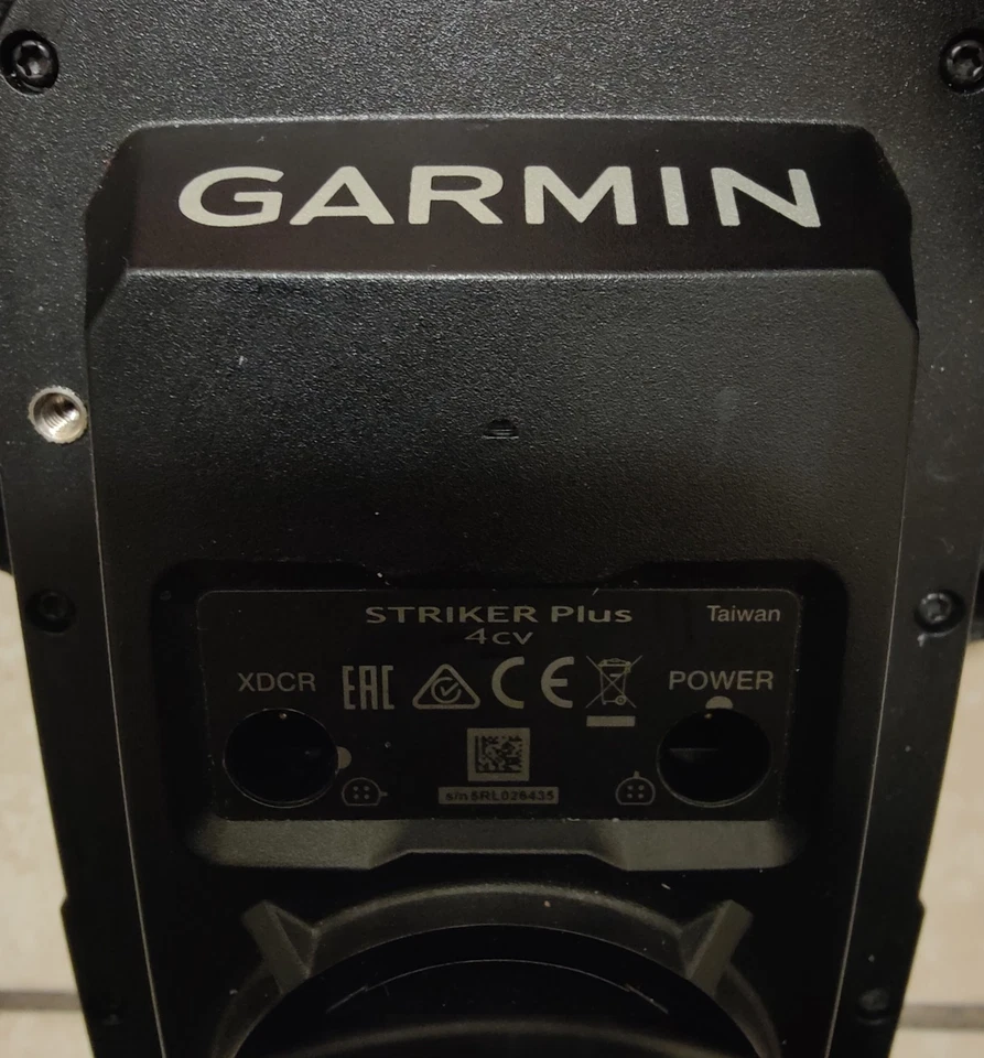 Unidad de pantalla Garmin Striker Plus 4cv buscador de peces + soporte + cubierta SOLO USADO EN EXCELENTE ESTADO EXCELENTE ESTADO Foto 2 de 4