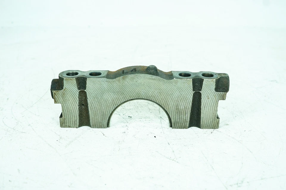 06-08 Lexus IS250 IS350 OEM Crankshaft Bearing Mounting 1 Bracket 1042 - Image 2 of 4