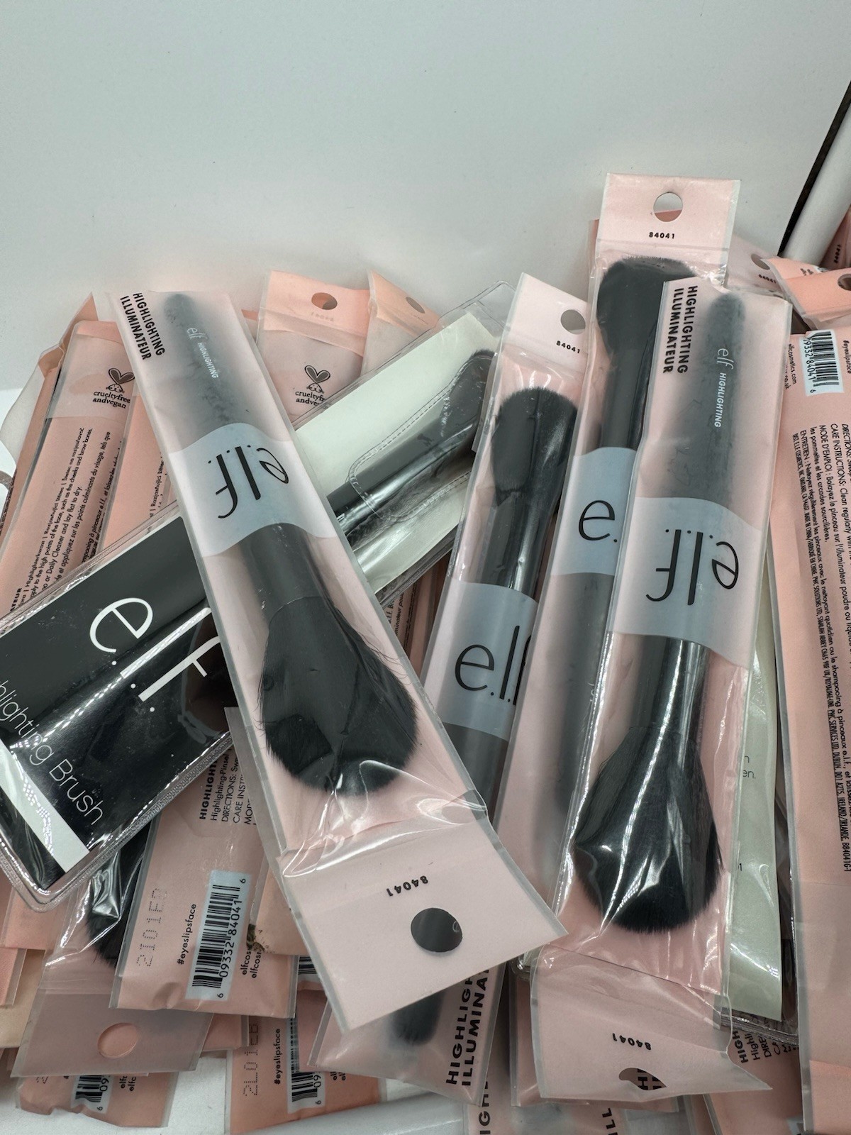(30) e.l.f. 84041 Studio Highlighting Brush Contour Face Makeup Powder Bulk Lot