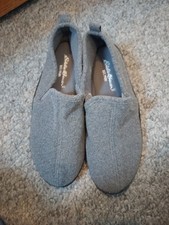 EDDIE BAUER Men's Slippers Sz Medium Charcoal Cozy Warm Comfy Loungewear.