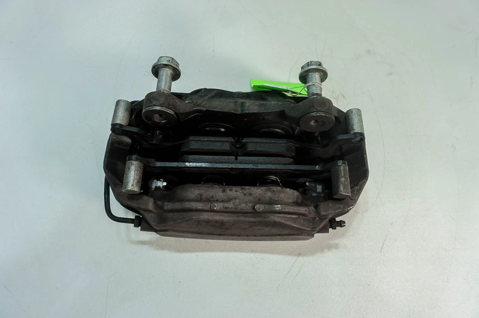 Pinza de freno delantera izquierda lado conductor Audi A4 Premium Plus 17-19 OEM 8W05B 5071 Foto 2 de 4