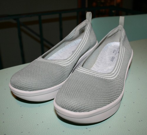 Clarks Cloudsteppers Step Rose Fern Knit Wedges Dusty Olive 9 Wide (E, W) New - Picture 2 of 7