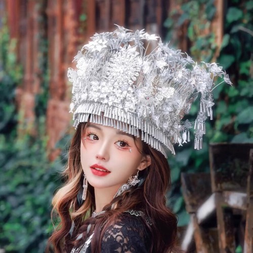 Copricapo minoranza etnica, cappelli gioielli argento Miao, cappelli gioielli Miao - Foto 7 di 13