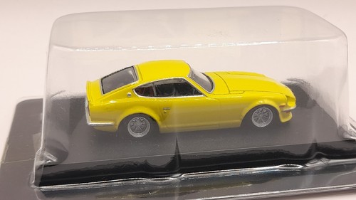 73 Datsun Fairlady 240Z (S30) amarillo 1/64 - Imagen 3 de 4