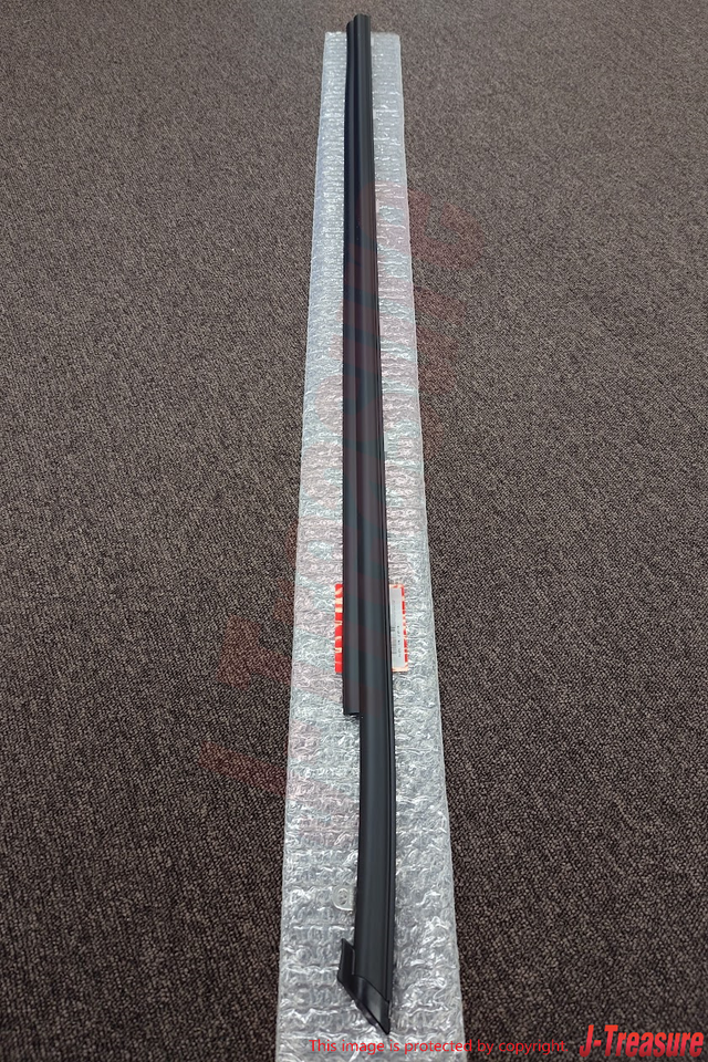 HONDA CR X CRX EF8 88 89 Genuine Front Door Window Molding Right honda-cr-x-crx-ef8-88-89-genuine-front-door-window-molding-right