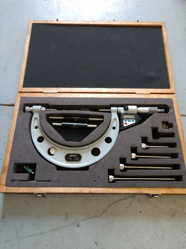Mitutoyo 340-711-Interchangeable Outside Micrometer Digital Set - 0-6"