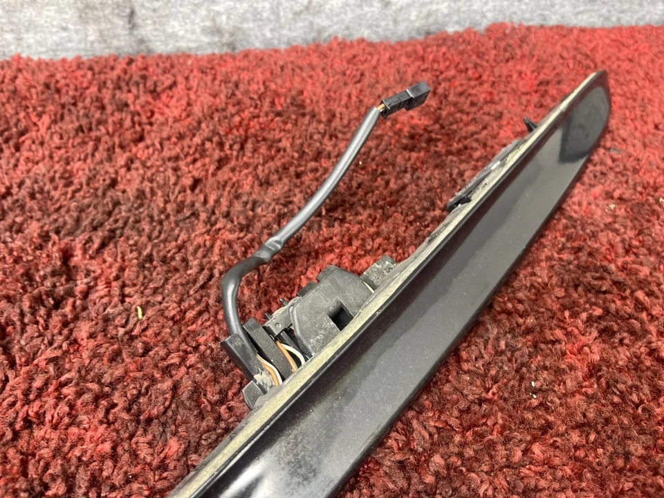 BMW 01-06 E46 maletero trasero liberación matrícula luz moldura moldura negro OEM 67K Foto 3 de 4