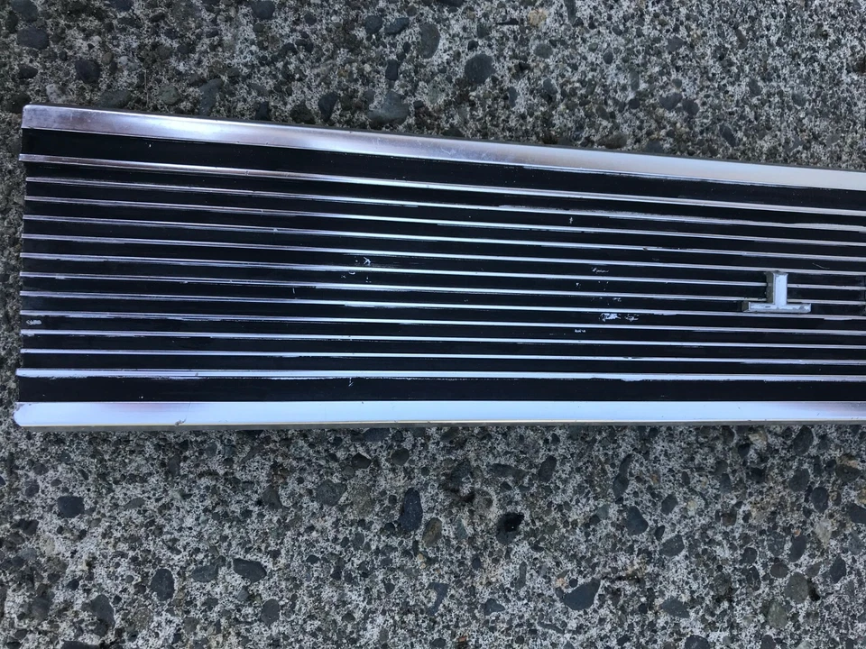 1966 66 PONTIAC BEAUMONT SPORT DELUXE Б/У GM ЗАДНЯЯ ПАНЕЛЬ ОТДЕЛКА МОЛДИНГ OEM - Изображение 4 из 4