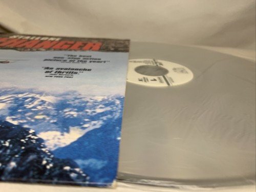 Cliffhanger Laserdisc Deluxe Widescreen Version - Picture 2 of 6