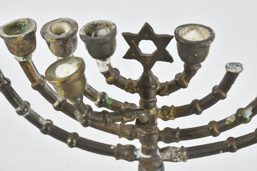 B99F41- Alte Judaica Messing Menora - Bild 10 von 12