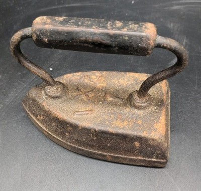 Cast Iron Flat Sad Iron  IXL 7 mark  6.6 lb Antique 