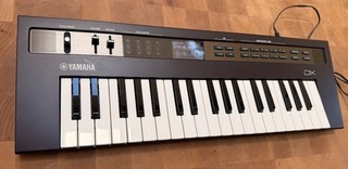 Yamaha Reface DX FM Synthesizer w/ box