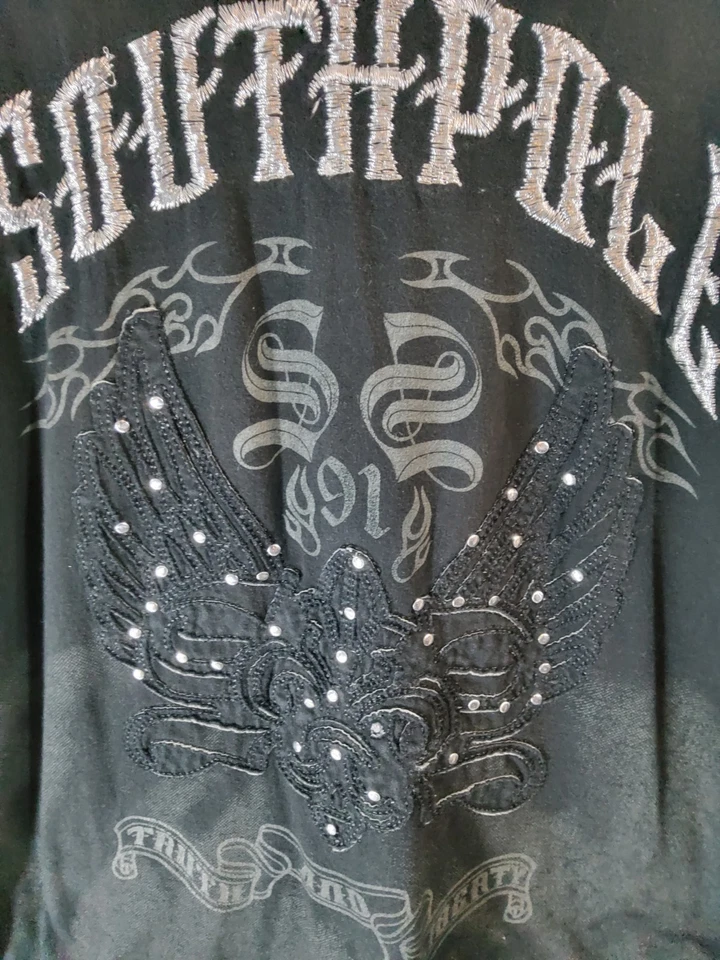 Camiseta Southpole Estilo Y2K Bordado Logo Frontal Gráfico Talla Juvenil Mediana 12 Foto 2 de 4