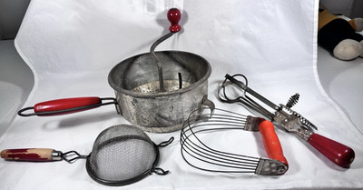 4 Vintage Kitchen Tools Red Handled Sifter Egg Beater Blender Farmhouse Primitiv