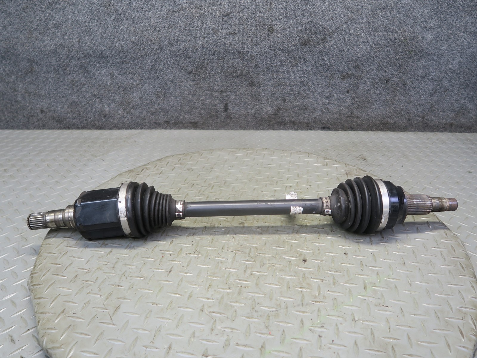 Maserati Ghibli 2014-2017 FRONT+RIGHT Axle shaft P/N 670035142