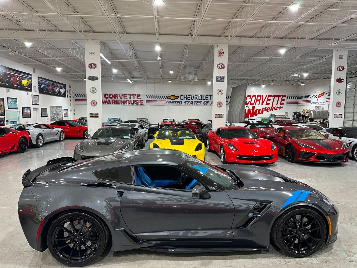 2017 [G7Q] Watkins Glen Gray Metallic Chevrolet Corvette   | C7 Corvette Photo 7