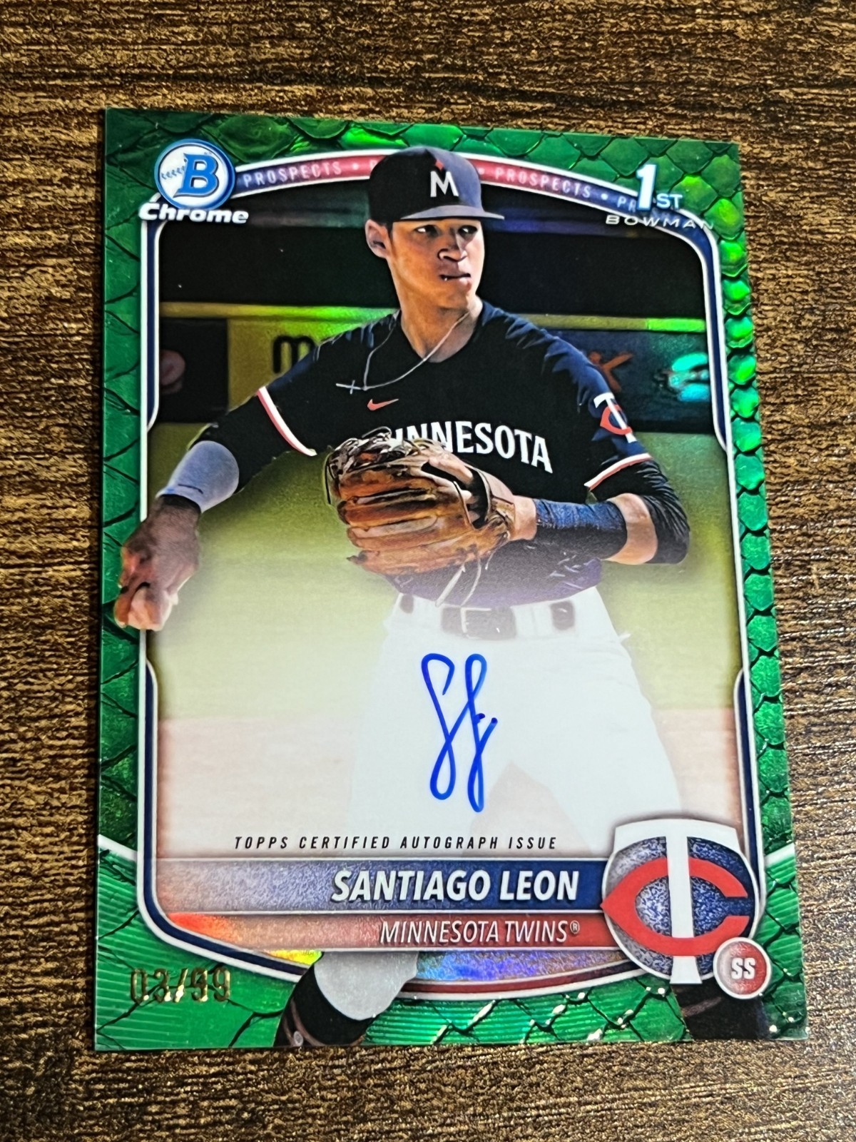 SANTIAGO LEON 2025 Bowman Chrome #CPA-SL Twins 1st Green Reptilian Auto /99