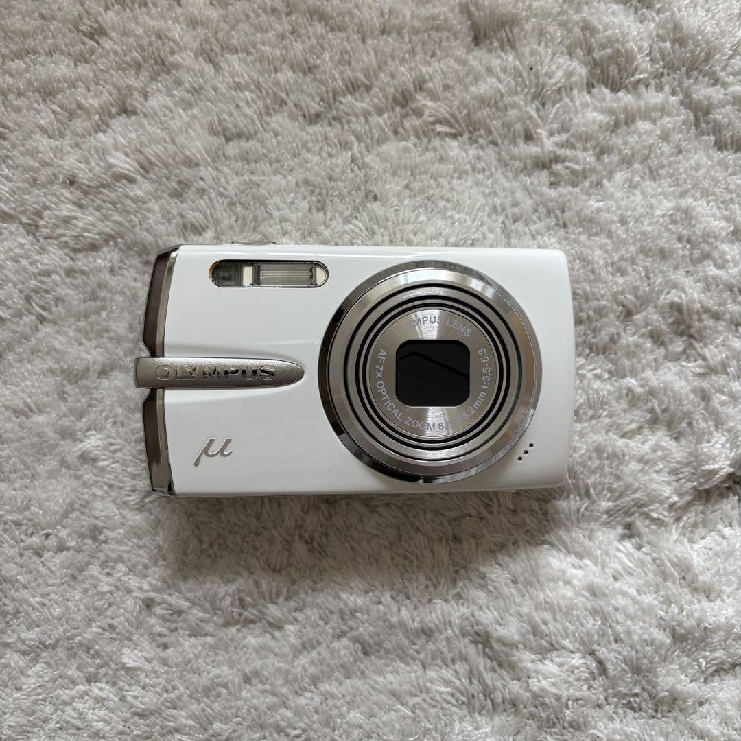 Rare Olympus μ1020 Digital Camera White, Tested, Retro
