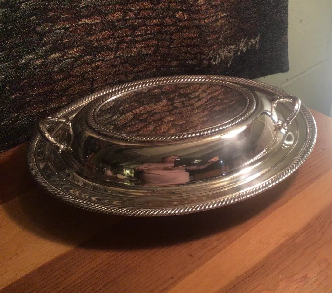 Silverplated two piece vegetable dish 682 Castleton