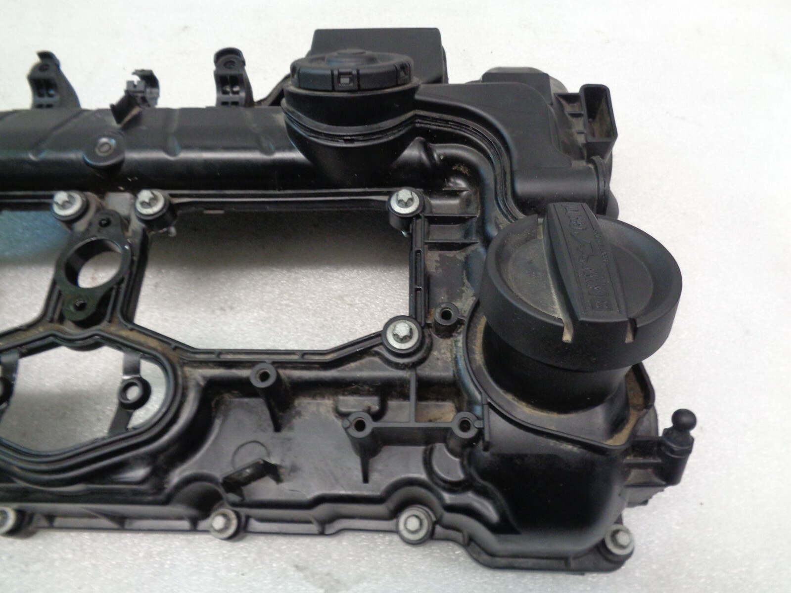 2012-2017 BMW X3 F25 2.0 Engine Valve Cylinder Head Cover 7588412 