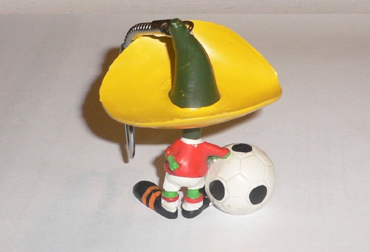 1986 FIFA World Cup MEXICO Official PIQUE MASCOT FIGURE KEYCHAIN